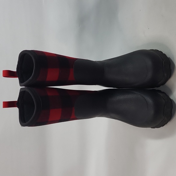 Muck Boot Company Size 2 - Picture 2 of 8
